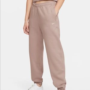 Nike Solo Swoosh- fleece pants